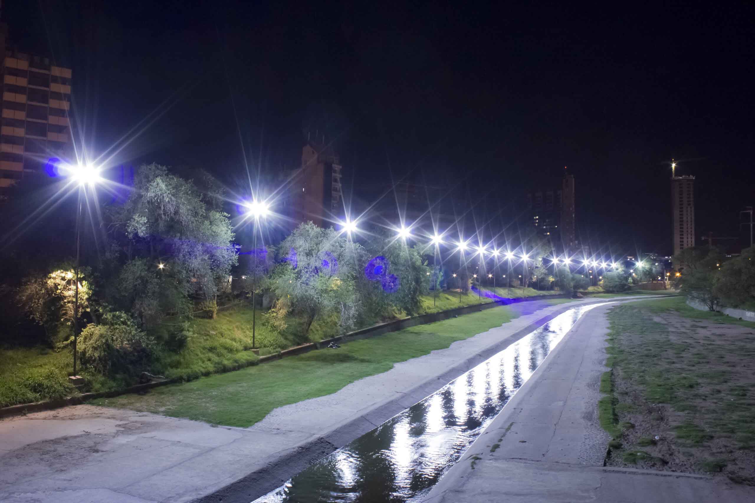 Iluminación Parque lineal Río Suquía y Av. Costanera
